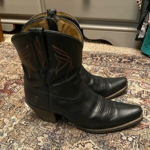 Ariat “Lovely” women’s boot Sz 8